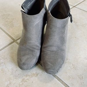 CL by Laundry Taupe Faux Suede Wedge Booties size 8